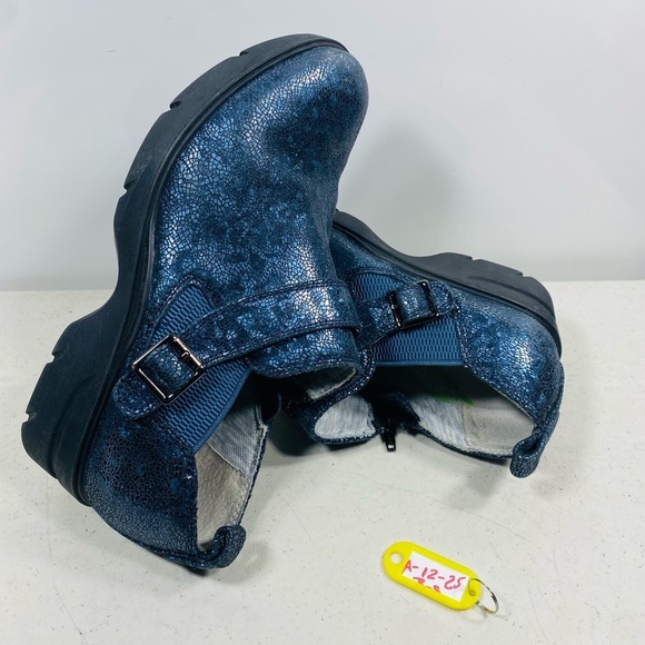 Shoes - Align By Nurse Mates Women's Arya Slip Resistant Nursing Clog Navy size 8W